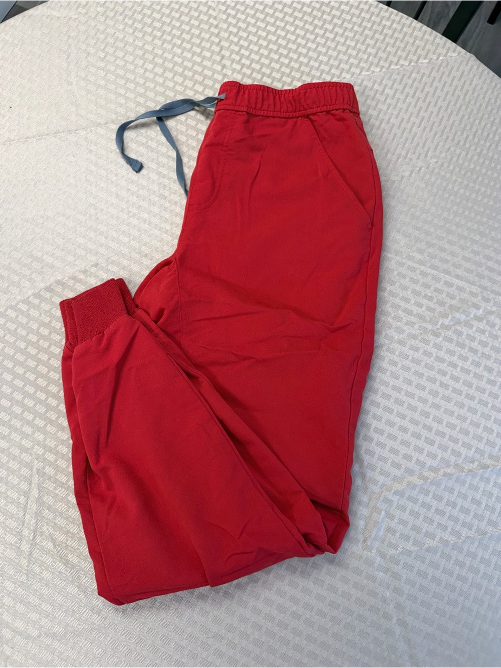 Scrub pants red